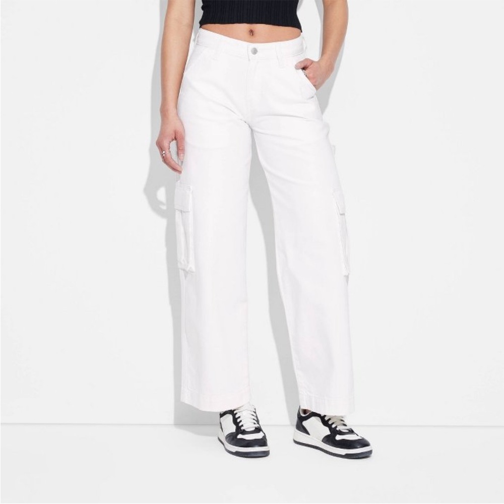 White Wide-Leg Cargo Pants